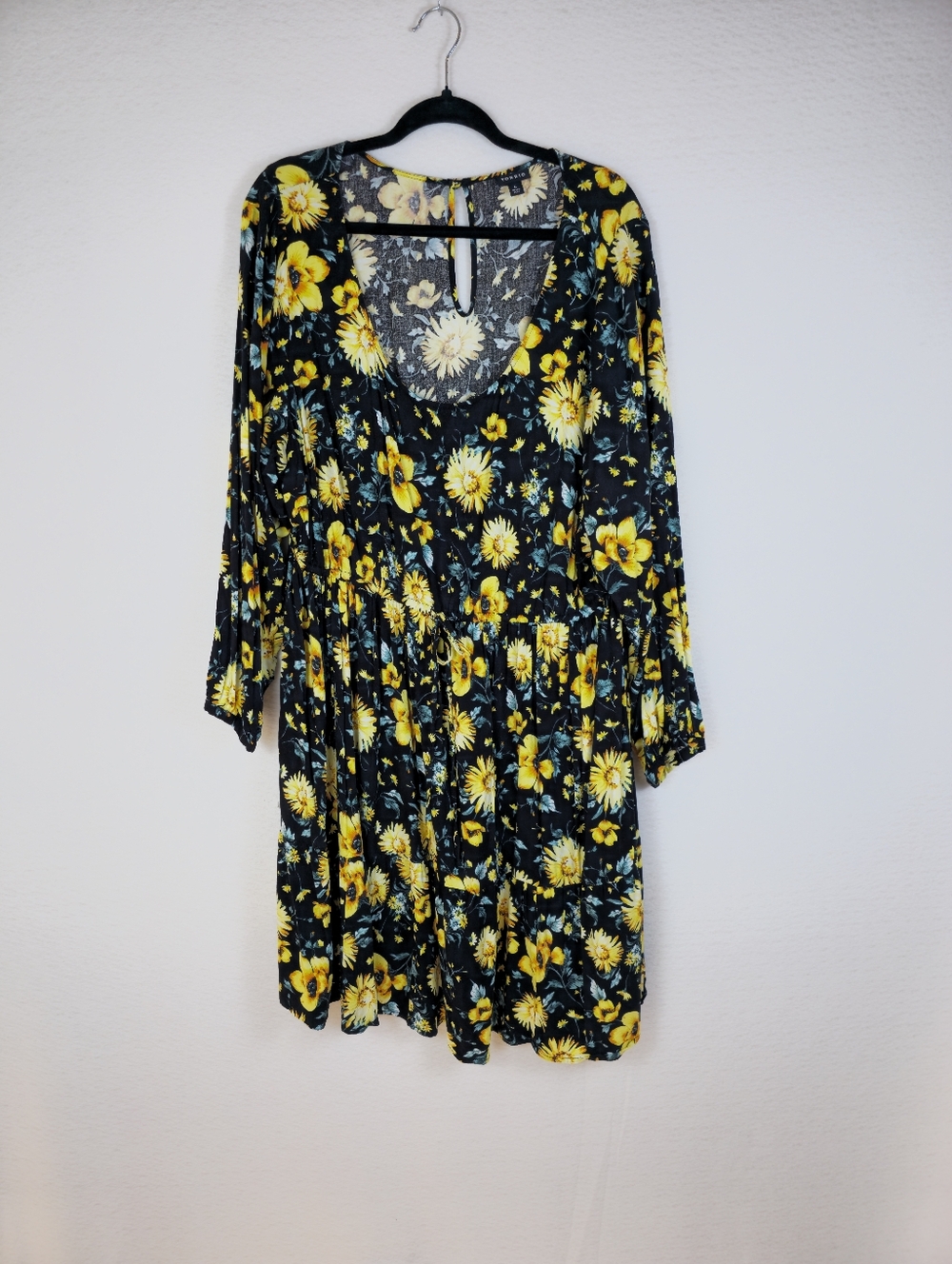 Torrid Black V‑Neck Dress w/Yellow Sunflowers Print. L Sleeve Cotton Midi. Sz 4X - Picture 2 of 9
